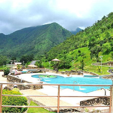 Tinapa Lakeside Hotel Calabar Esterno foto
