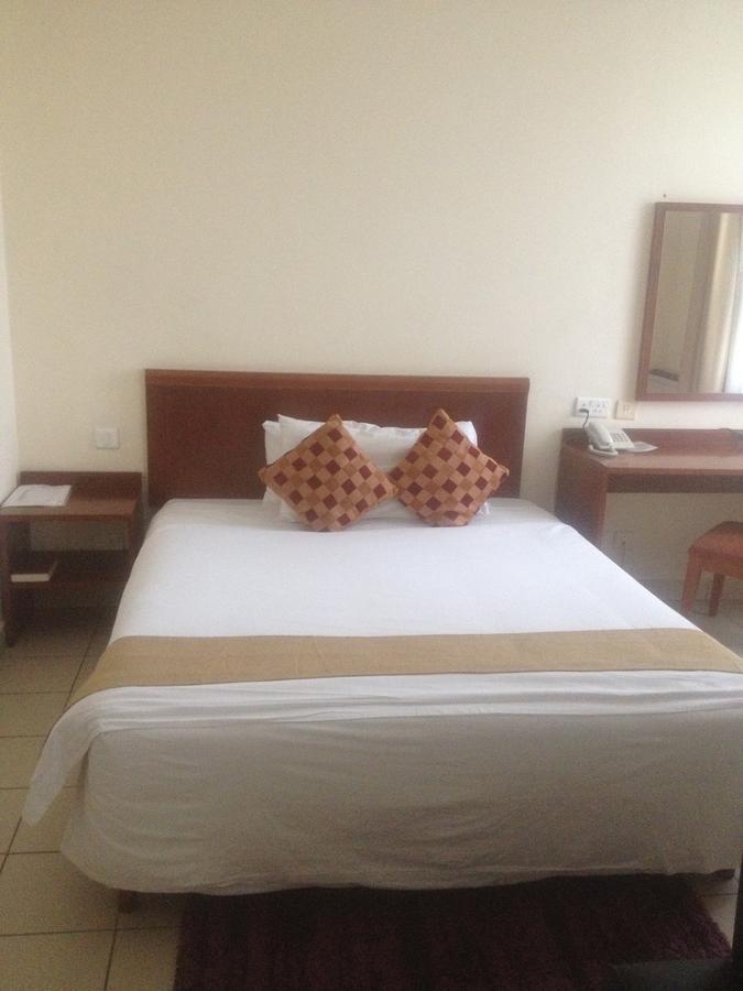 Tinapa Lakeside Hotel Calabar Esterno foto