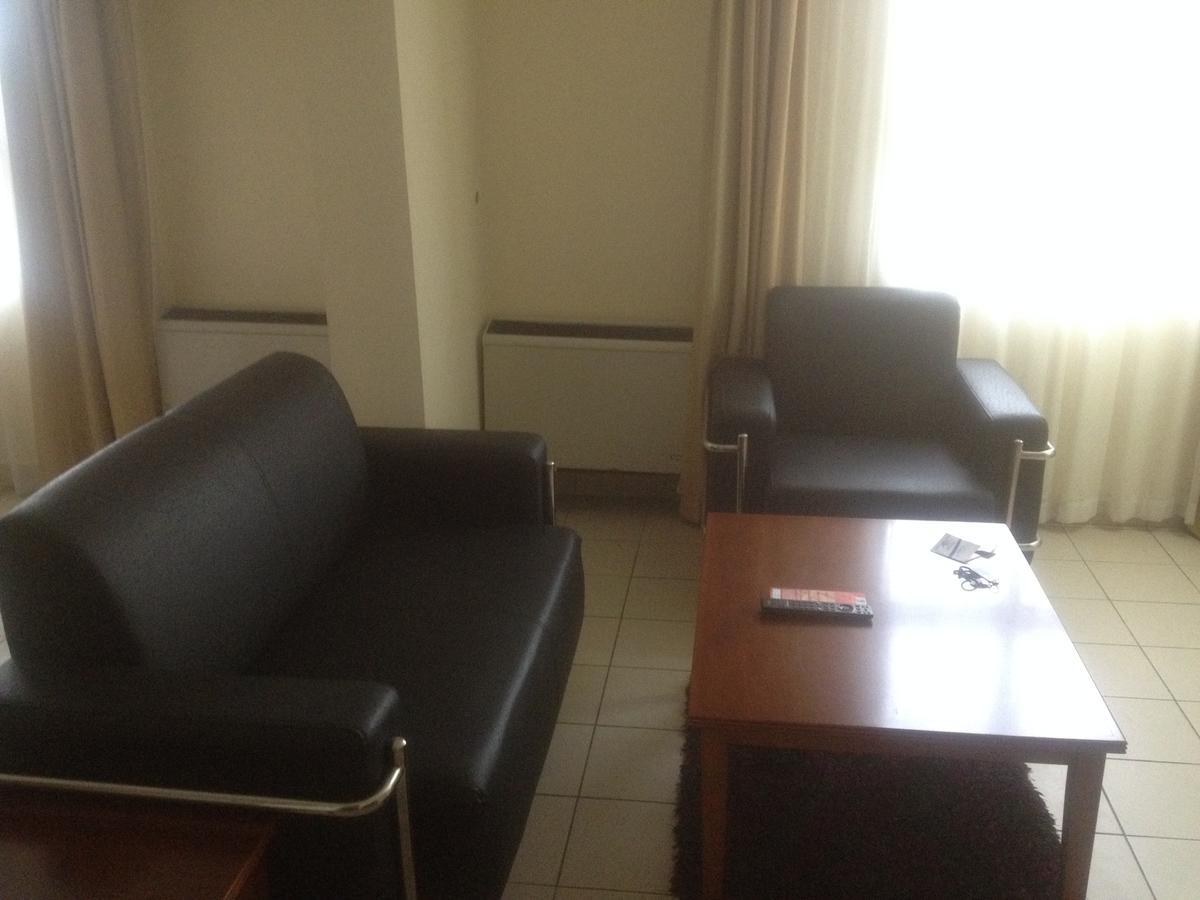 Tinapa Lakeside Hotel Calabar Esterno foto