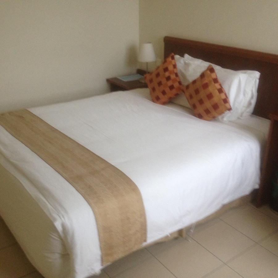 Tinapa Lakeside Hotel Calabar Esterno foto
