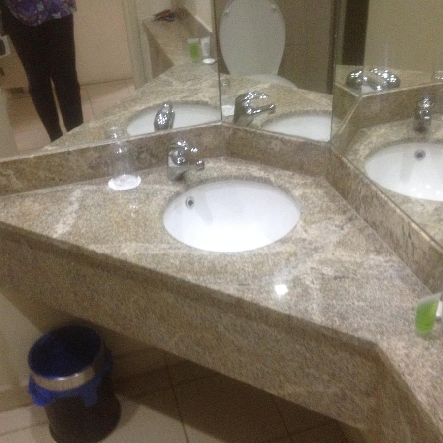 Tinapa Lakeside Hotel Calabar Esterno foto