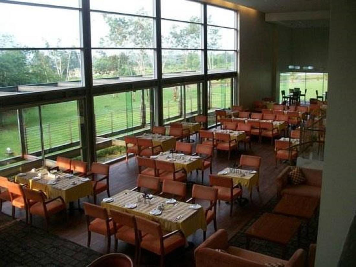 Tinapa Lakeside Hotel Calabar Esterno foto