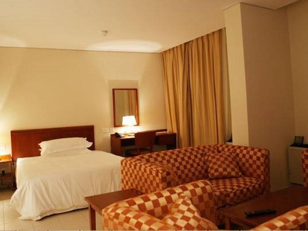 Tinapa Lakeside Hotel Calabar Esterno foto