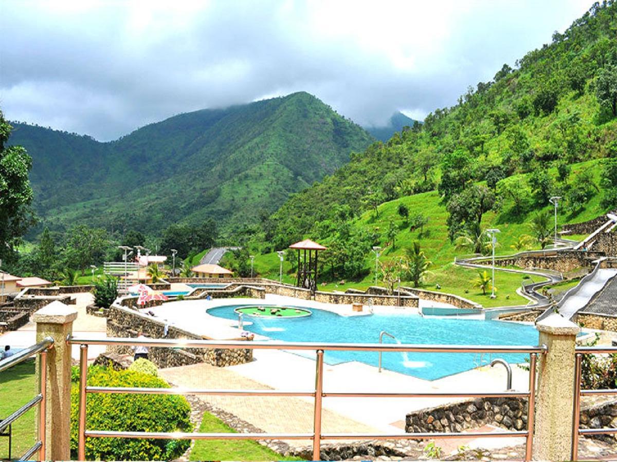 Tinapa Lakeside Hotel Calabar Esterno foto