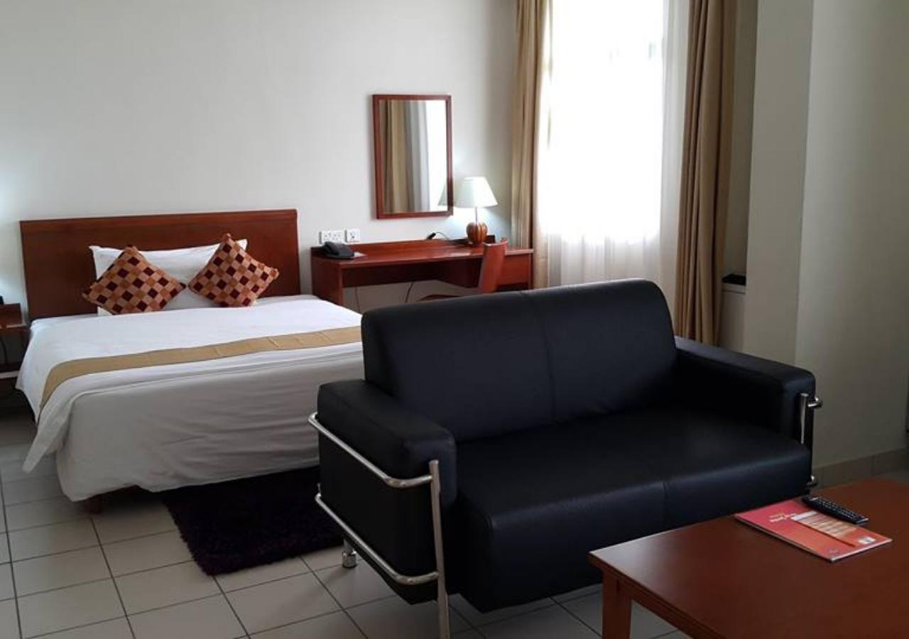 Tinapa Lakeside Hotel Calabar Esterno foto