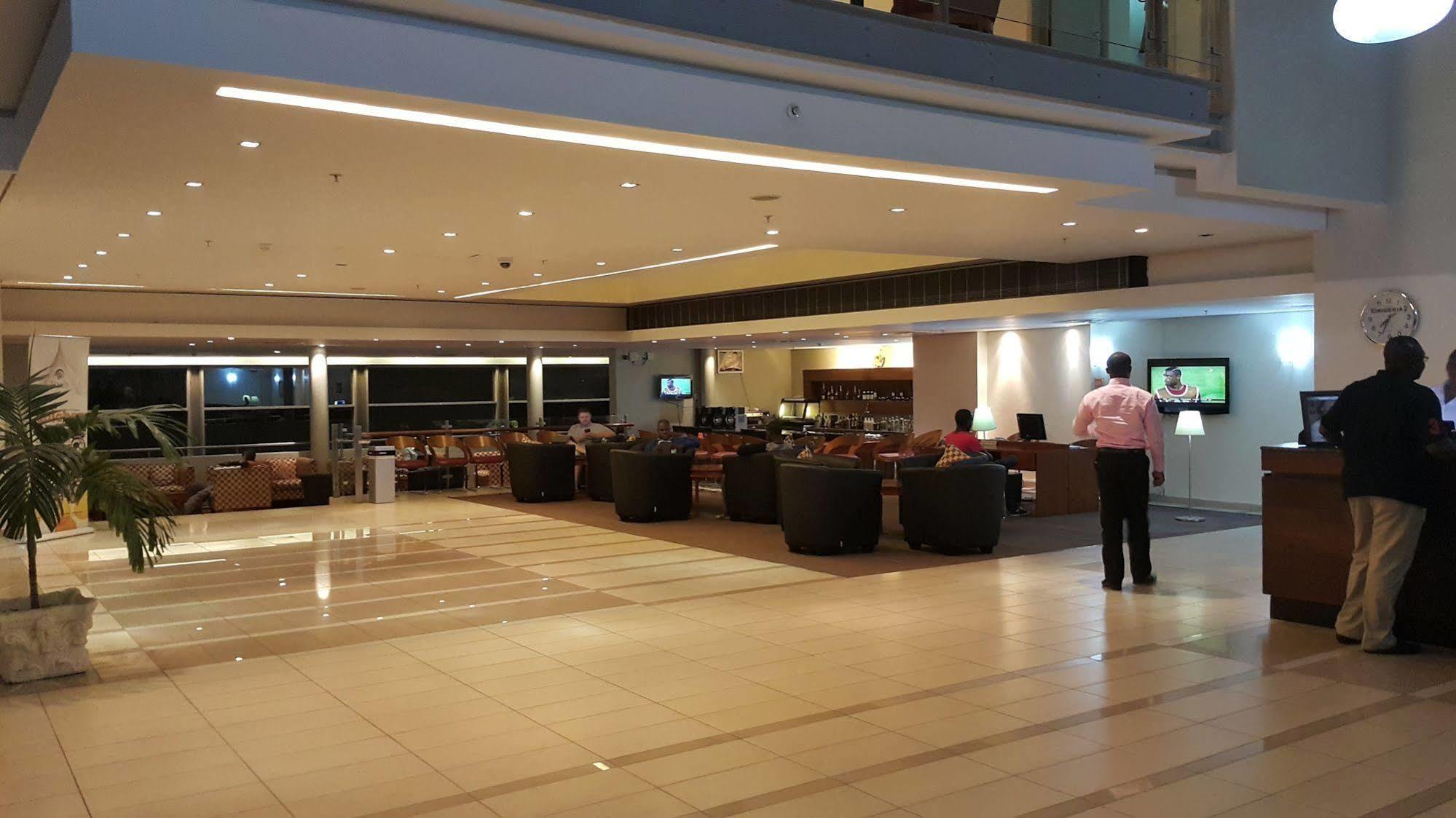 Tinapa Lakeside Hotel Calabar Esterno foto