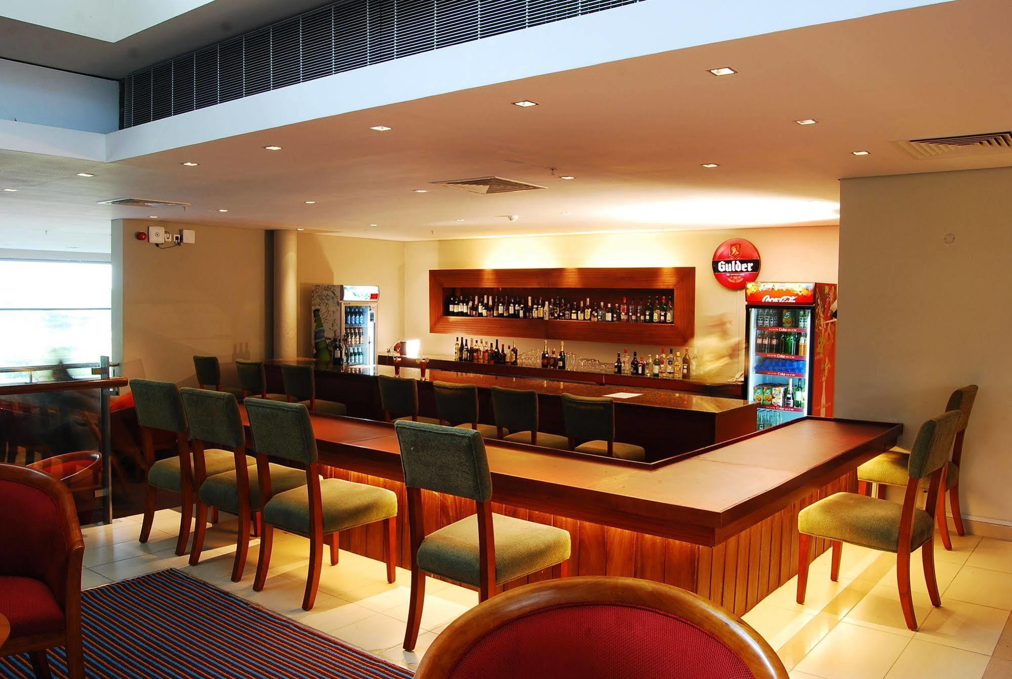 Tinapa Lakeside Hotel Calabar Esterno foto