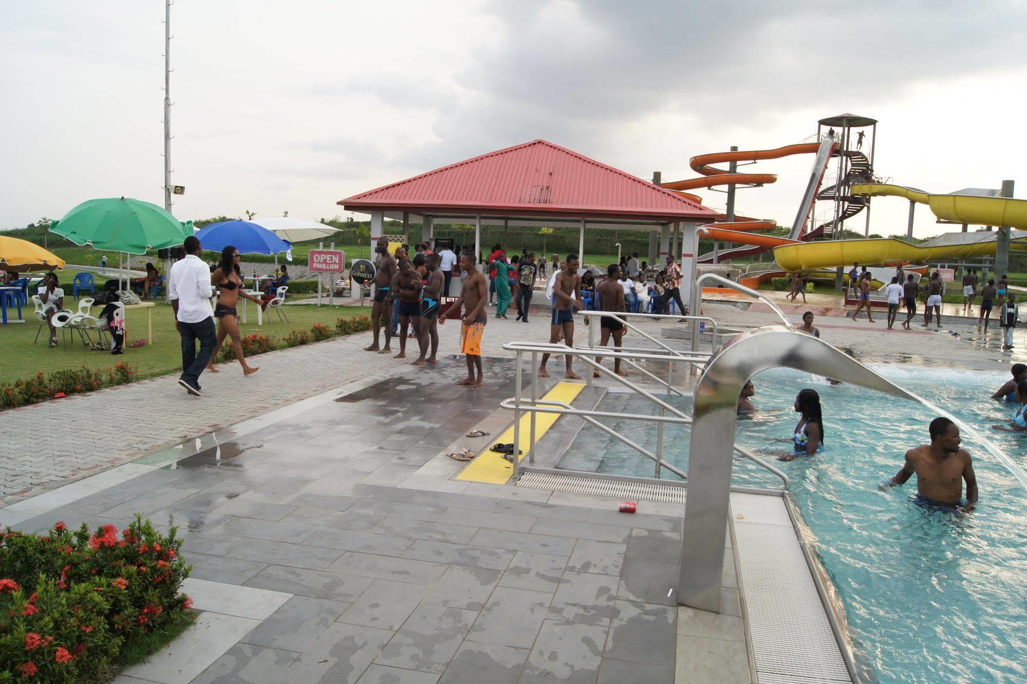 Tinapa Lakeside Hotel Calabar Esterno foto