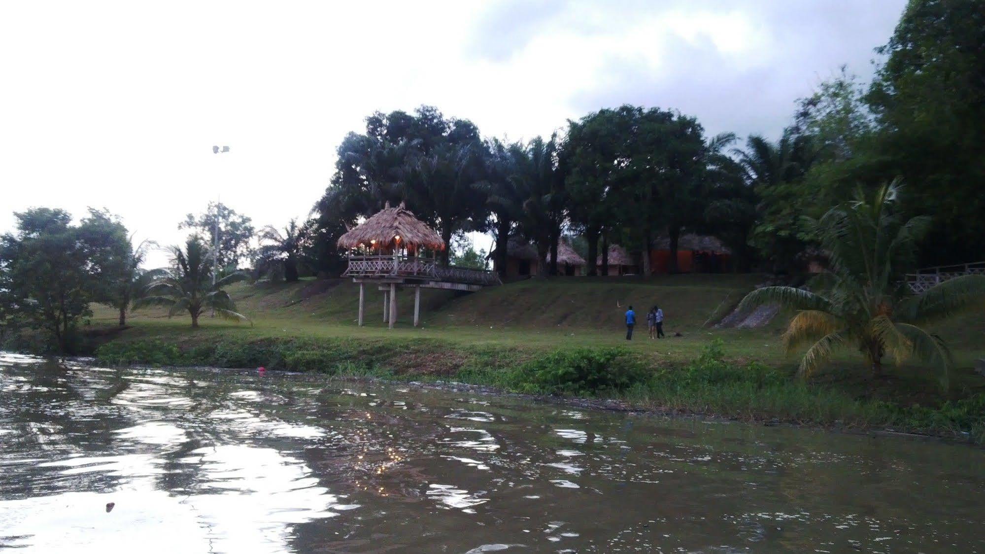 Tinapa Lakeside Hotel Calabar Esterno foto