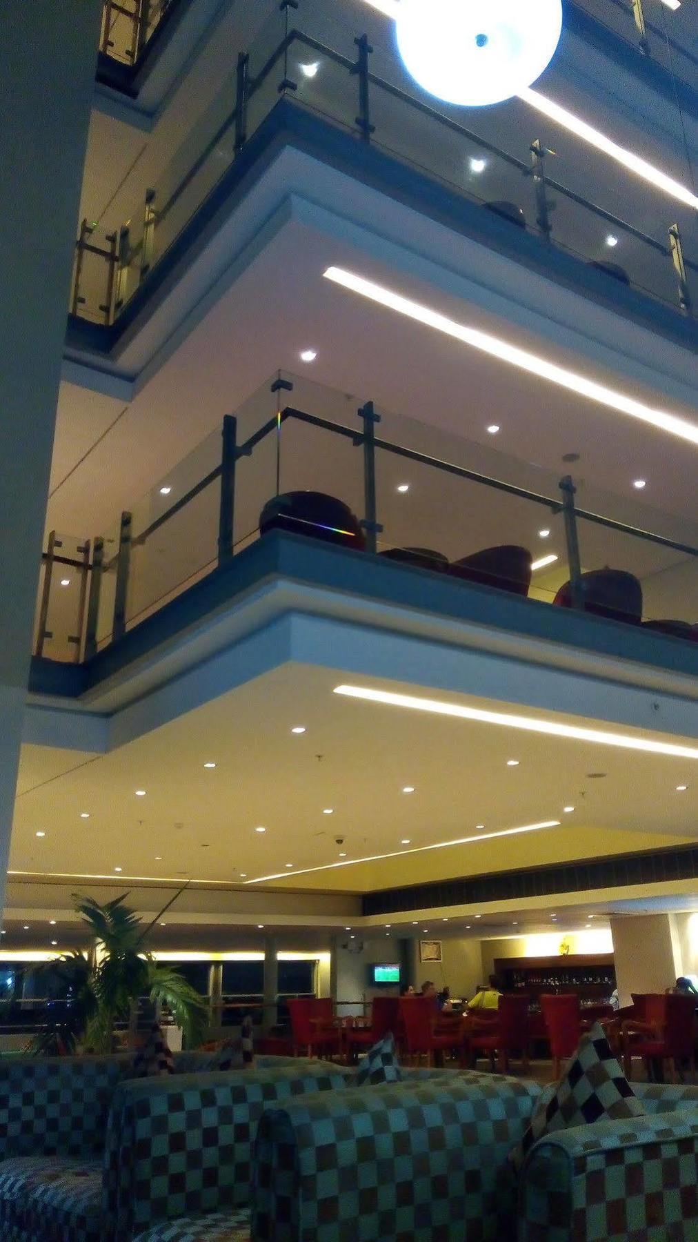 Tinapa Lakeside Hotel Calabar Esterno foto